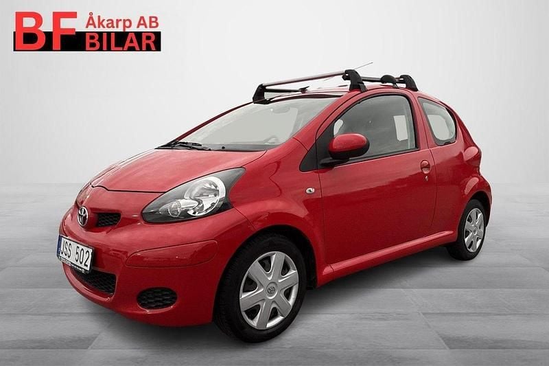 Röd Begagnad 2008 Toyota Aygo Halvkombi | 42 500 kr (Marknadspris) - Bild 1/4