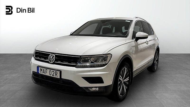 Vit (pure white) Begagnad 2019 VW Tiguan Comfortline SUV | 279 900 kr (Marknadspris) - Bild 1/4