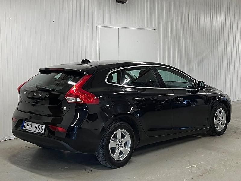 Begagnad Volvo V40 Summum 116 HK (85 kW) 2013 Svart Halvkombi