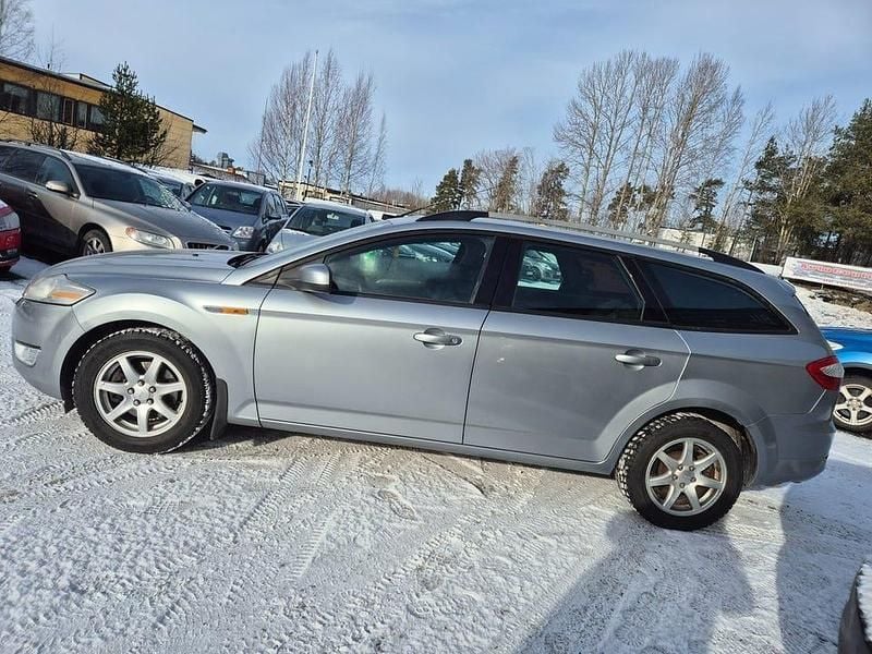 Begagnad Ford Mondeo Trend 146 HK (107 kW) 2007 Grå Kombi
