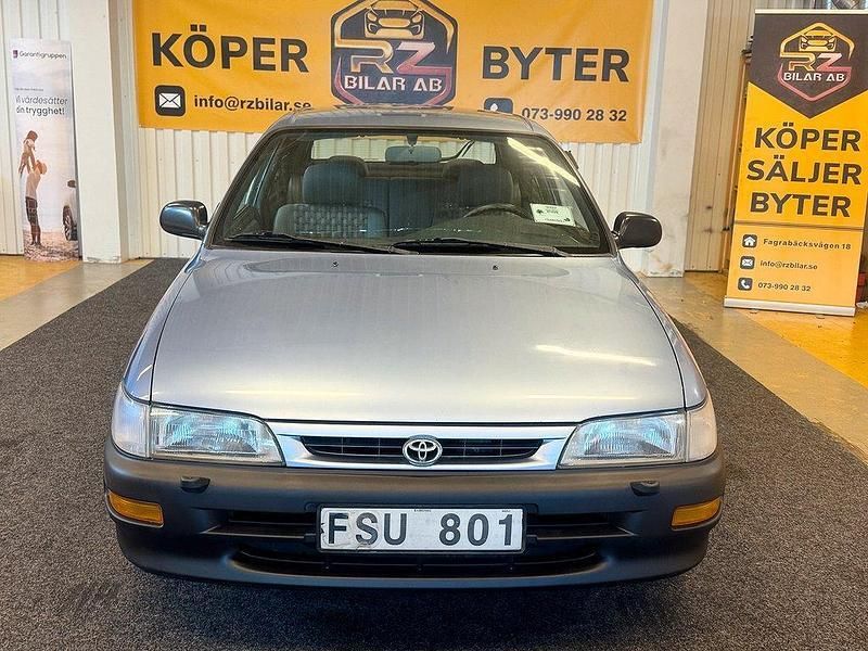 Ljusblå Begagnad 1996 Toyota Corolla Halvkombi | 23 900 kr - Bild 1/4