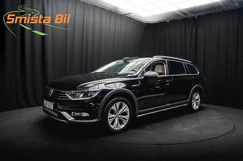 Svart Begagnad 2015 VW Passat Alltrack Kombi | 139 700 kr (Marknadspris) - Bild 1/3