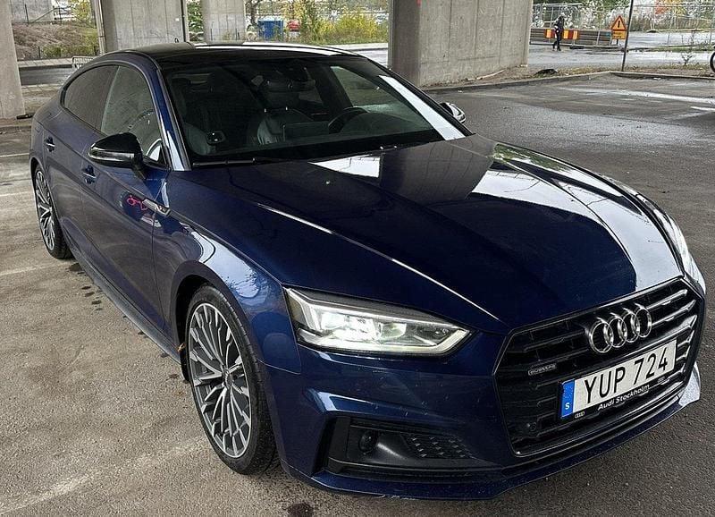 Blå Begagnad 2018 Audi A5 Sportback Sport Halvkombi | 304 000 kr (Lite dyr) - Bild 1/4
