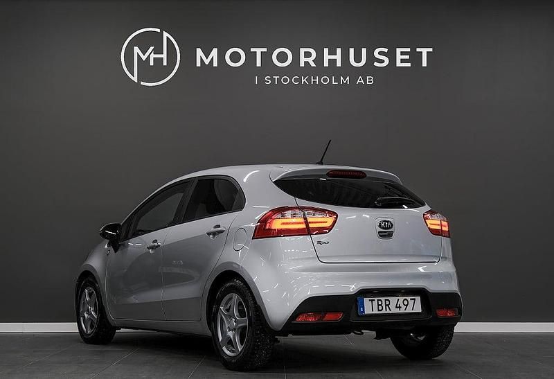 Begagnad Kia Rio 109 HK (80 kW) 2014 Grå Halvkombi