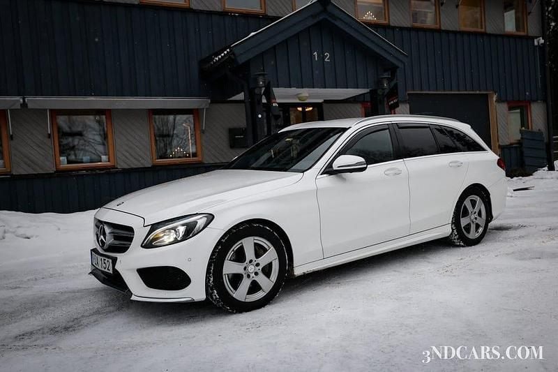 Vit Begagnad 2015 Mercedes C220 AMG Kombi | 169 900 kr (Marknadspris) - Bild 1/4