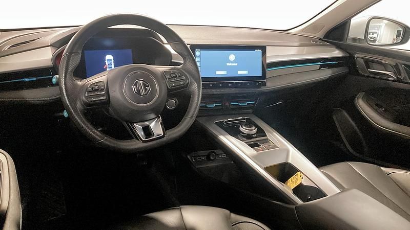 Begagnad MG MG5 EV Luxury 130 kW (177 HK) 2022 Vit (white) Kombi