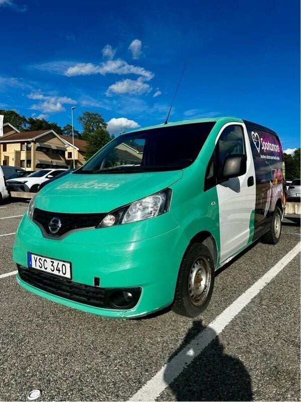 Vit Begagnad 2017 Nissan NV200 Van | 50 000 kr (Superpris) - Bild 1/3