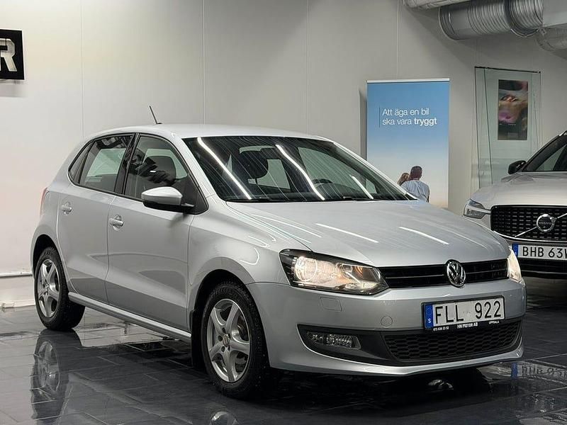 Begagnad VW Polo 90 HK (66 kW) 2013 Silver Halvkombi