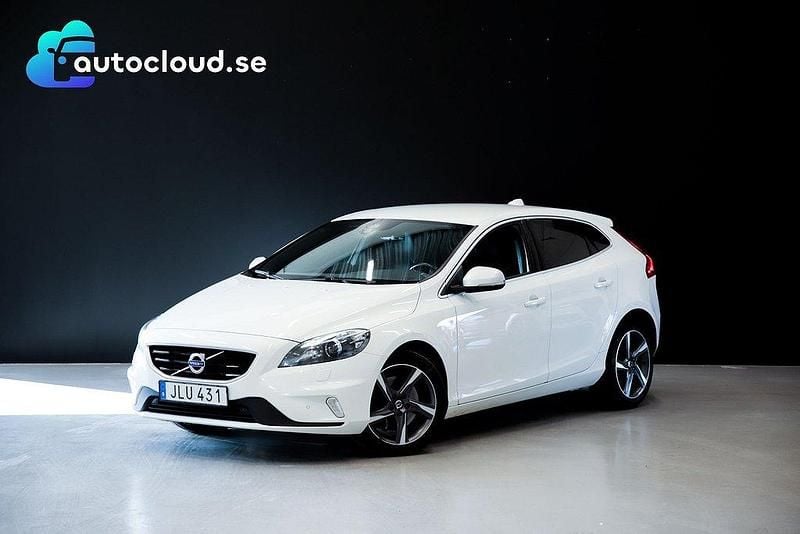 Vit Begagnad 2016 Volvo V40 R-Design Kombi | 169 800 kr (Marknadspris) - Bild 1/3