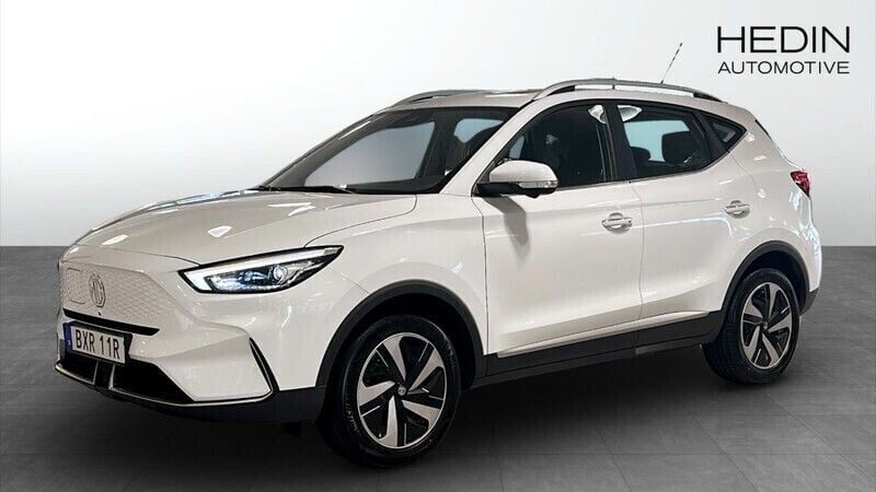 Vit (white) Begagnad 2021 MG ZS Luxury Sedan | 244 900 kr (Superpris) - Bild 1/4