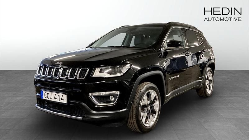 Svart (black) Begagnad 2018 Jeep Compass SUV | 179 900 kr (Marknadspris) - Bild 1/4