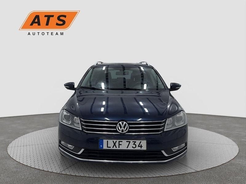 Mörkblå Begagnad 2011 VW Passat Kombi | 59 000 kr (Marknadspris) - Bild 1/4