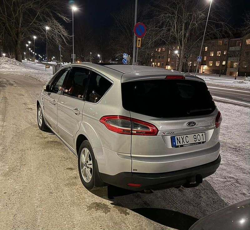 Begagnad Ford S-MAX S 163 HK (119 kW) 2014 Minibuss