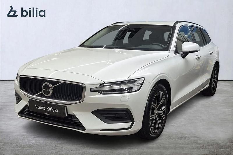 Begagnad Volvo V60 Core 200 HK (147 kW) 2024 Vit Kombi