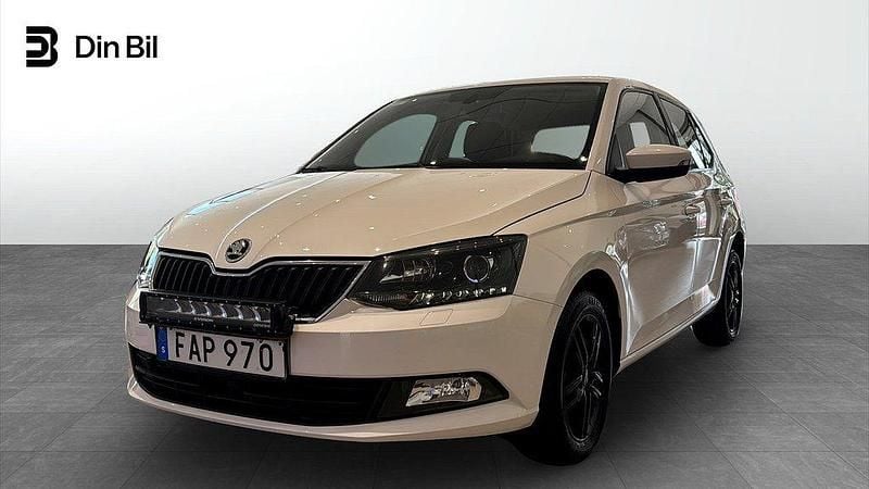 Vit Begagnad 2015 Skoda Fabia Style Halvkombi | 94 900 kr (Marknadspris) - Bild 1/4