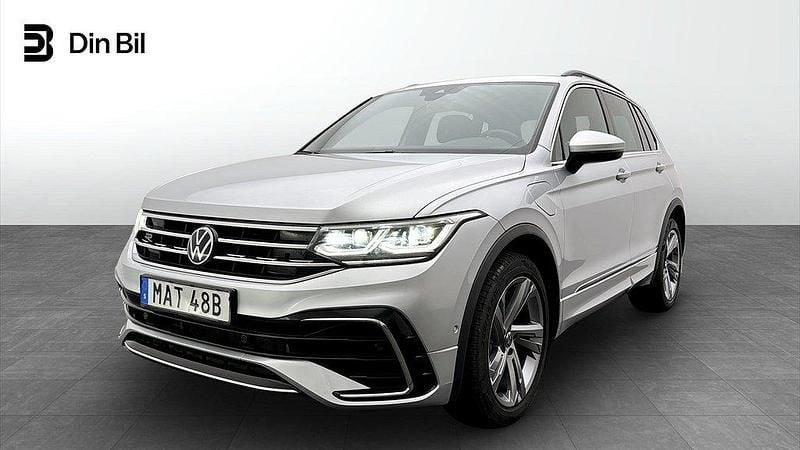 Silver Begagnad 2023 VW Tiguan R-line SUV | 379 900 kr (Marknadspris) - Bild 1/4