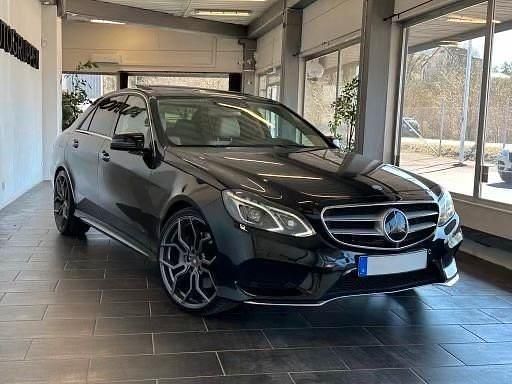Svart Begagnad 2014 Mercedes E400 AMG Sedan | 239 900 kr - Bild 1/4