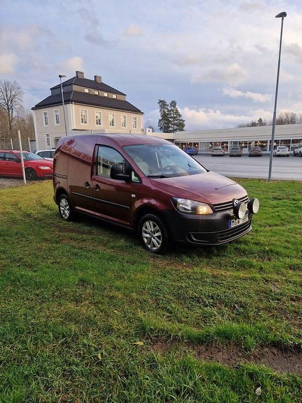 Röd Begagnad 2012 VW Caddy Minibuss | 49 000 kr (Marknadspris) - Bild 1/4