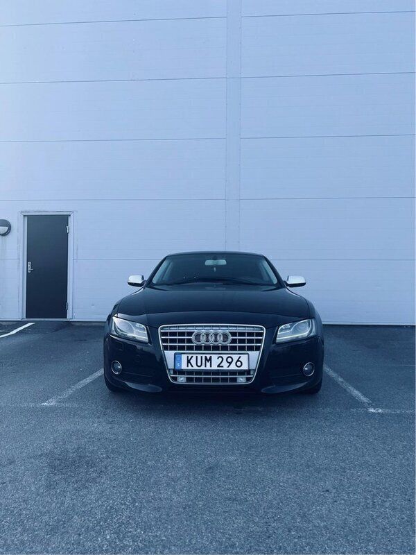 Svart Begagnad 2011 Audi A5 Comfort Sportkupé | 75 000 kr (Marknadspris) - Bild 1/4