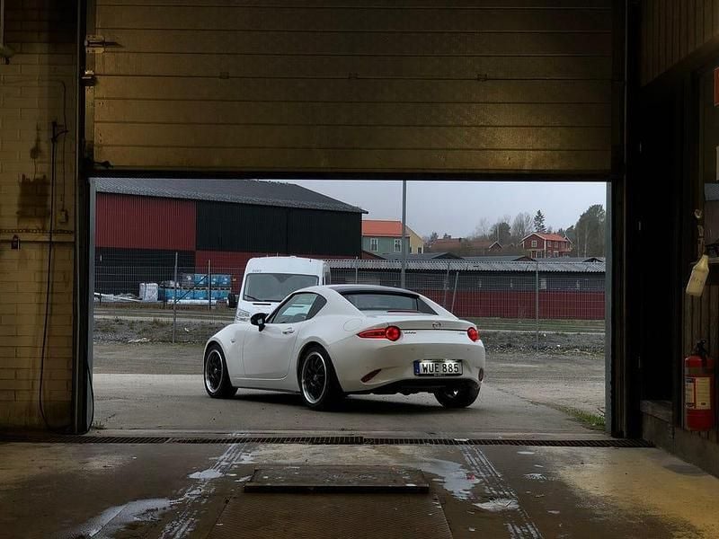 Begagnad Mazda MX5 167 HK (122 kW) 2017 Pärlemo vit Cab