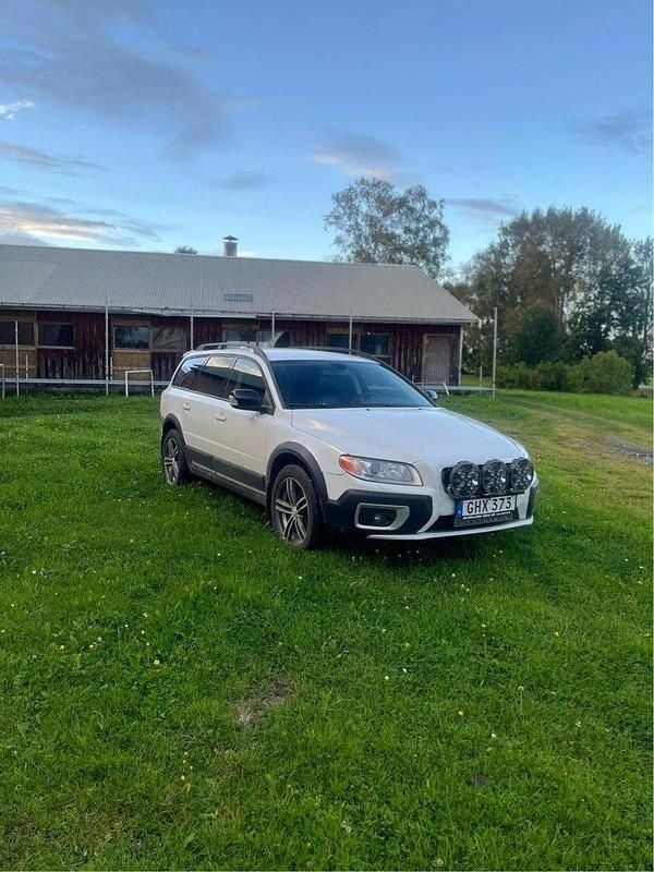 Begagnad Volvo XC70 Kinetic 185 HK (136 kW) 2008 Vit Kombi