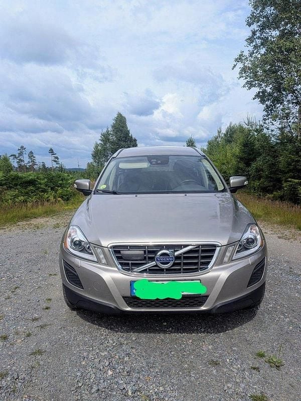 Brun Begagnad 2013 Volvo XC60 Summum SUV | 130 000 kr (Marknadspris) - Bild 1/4