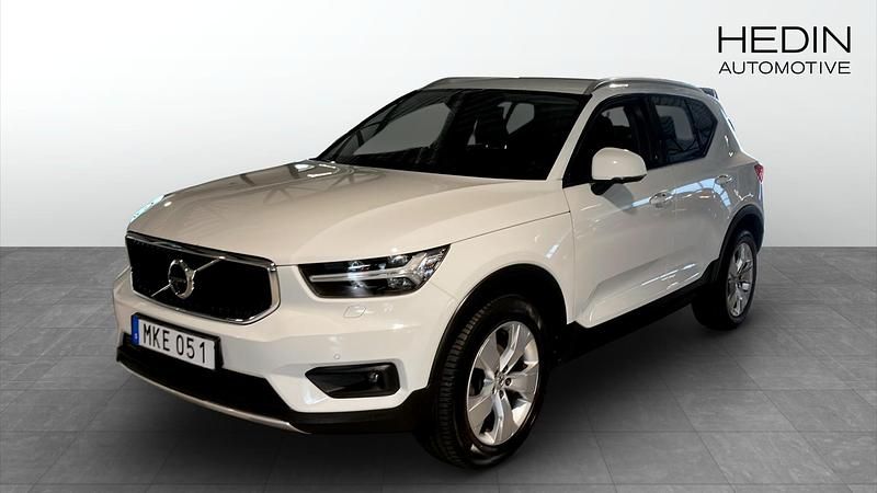 Vit (white) Begagnad 2018 Volvo XC40 SUV | 244 900 kr (Lite dyr) - Bild 1/4