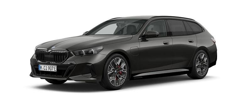 Begagnad 2025 BMW 530e Comfort Edition Kombi | 689 700 kr - Bild 1/4