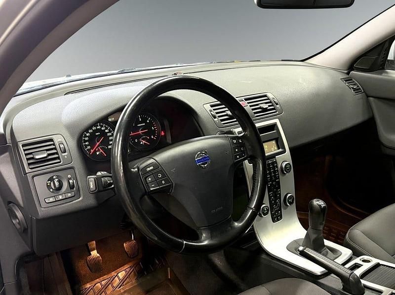 Begagnad Volvo V50 Momentum 116 HK (85 kW) 2011 Grå Kombi