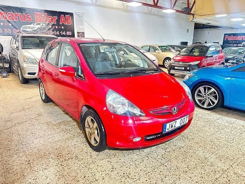 Röd Begagnad 2008 Honda Jazz Halvkombi | 49 900 kr (Dyr) - Bild 1/4