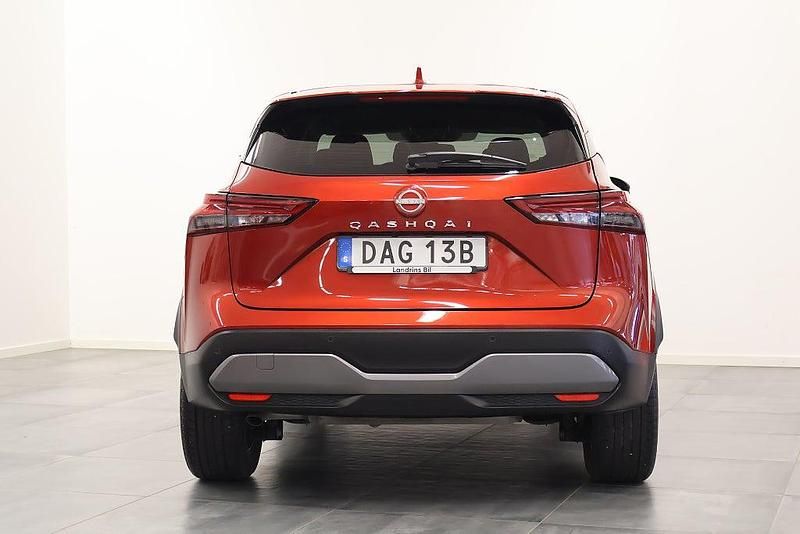 Begagnad Nissan Qashqai N-Connecta 158 HK (116 kW) 2022 Röd SUV