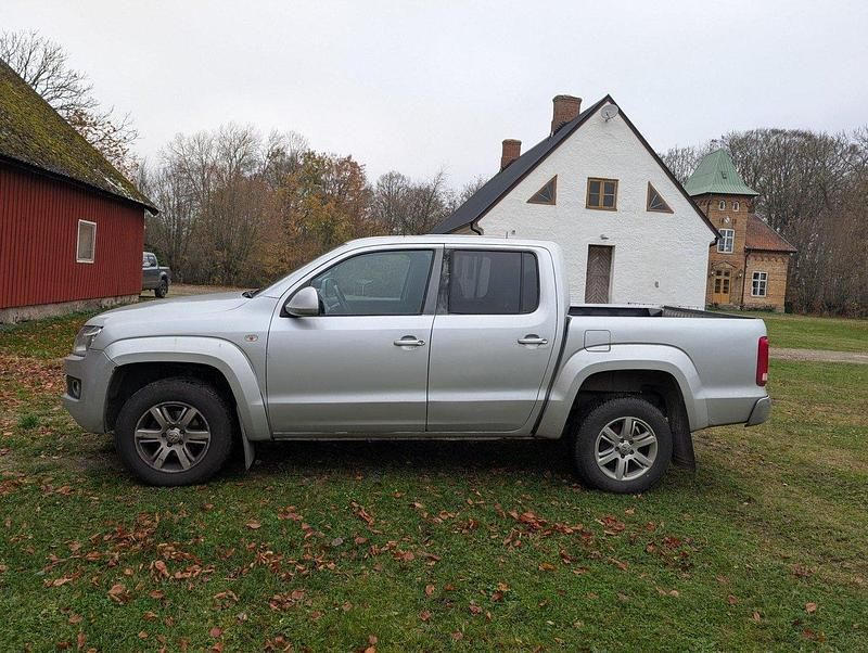 Silver Begagnad 2011 VW Amarok Highline Pickup | 80 000 kr - Bild 1/4