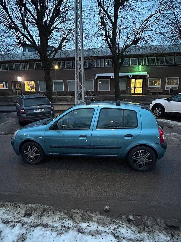 Begagnad 2006 Renault Clio R.S. Halvkombi | 21 000 kr (Marknadspris) - Bild 1/4