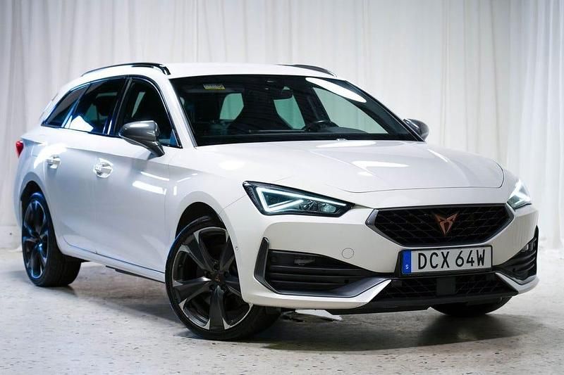Vit Begagnad 2021 Cupra Leon | 229 900 kr (Bra pris) - Bild 1/4