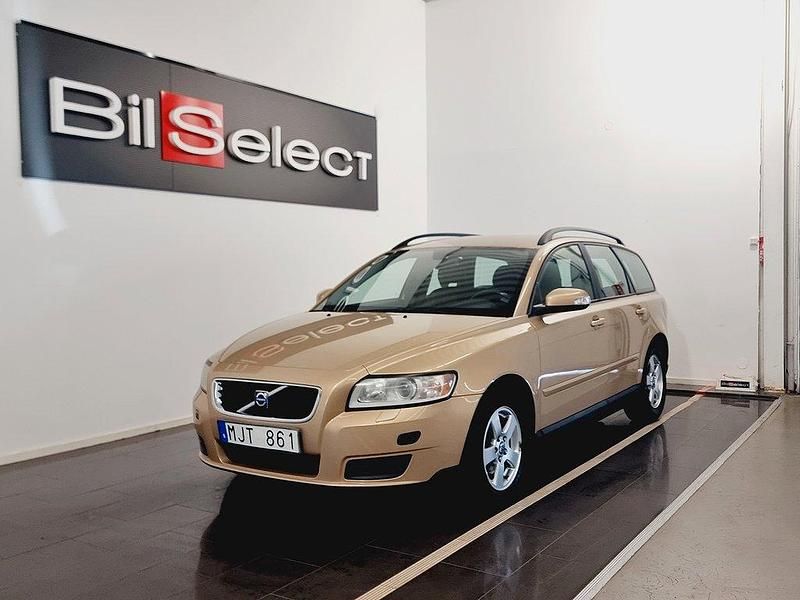 Ljusbrun Begagnad 2007 Volvo V50 Kinetic Kombi | 29 900 kr (Marknadspris) - Bild 1/4