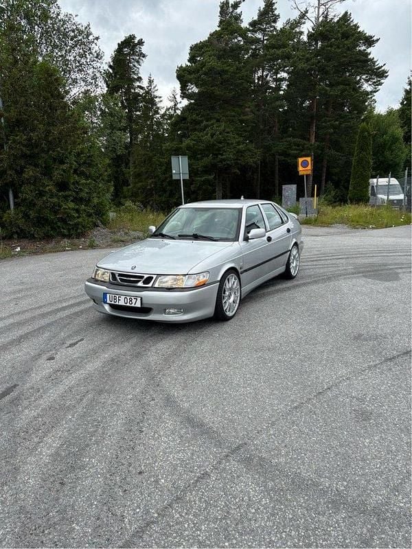 Grå Begagnad 2003 Saab 9-3 Halvkombi | 86 000 kr - Bild 1/4