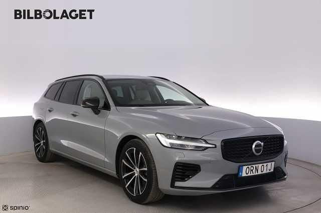 Begagnad Volvo V60 Plus 349 HK (256 kW) 2023 Grå Kombi