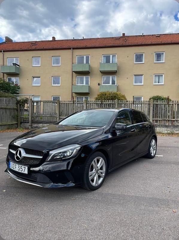 Begagnad Mercedes A180 122 HK (89 kW) 2017