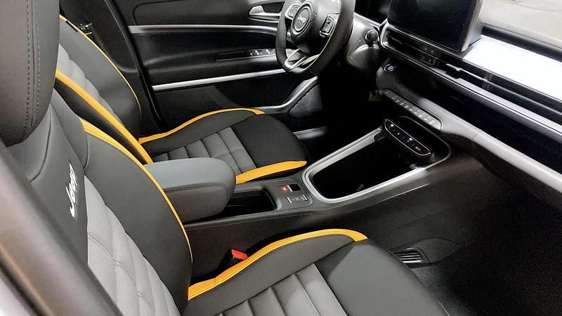 Ny Jeep Avenger North 136 HK (100 kW) 2025 Grå SUV