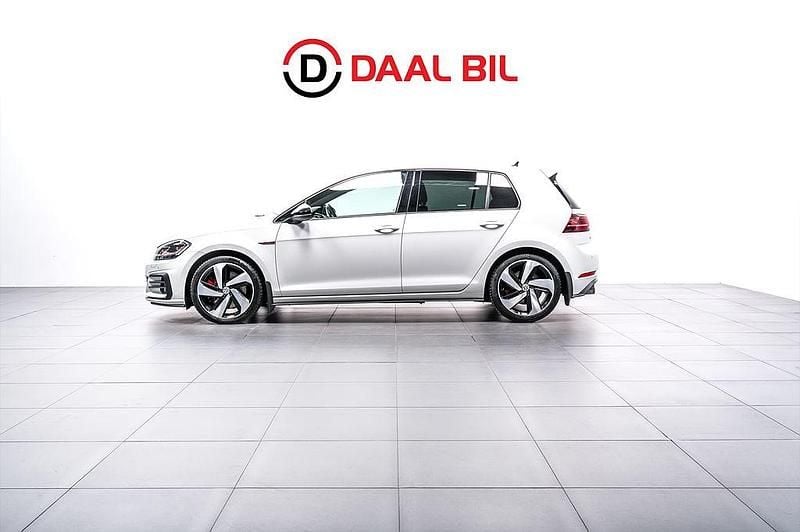 Vit Begagnad 2017 VW Golf VII GTI Halvkombi | 254 700 kr (Marknadspris) - Bild 1/4