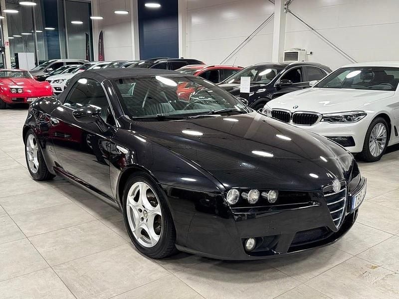 Svart Begagnad 2006 Alfa Romeo Spider Exclusive Cab | 99 900 kr - Bild 1/4