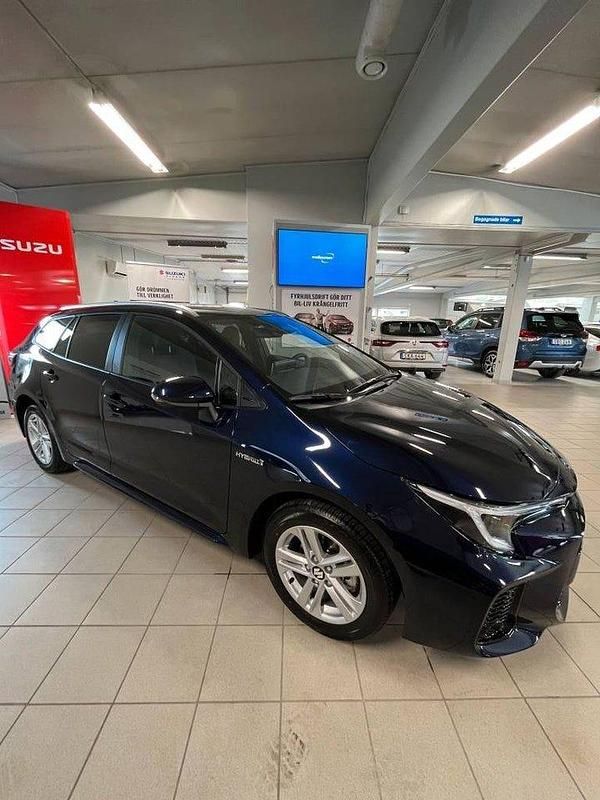 Begagnad Suzuki Swace 98 HK (72 kW) 2023 Blå Kombi