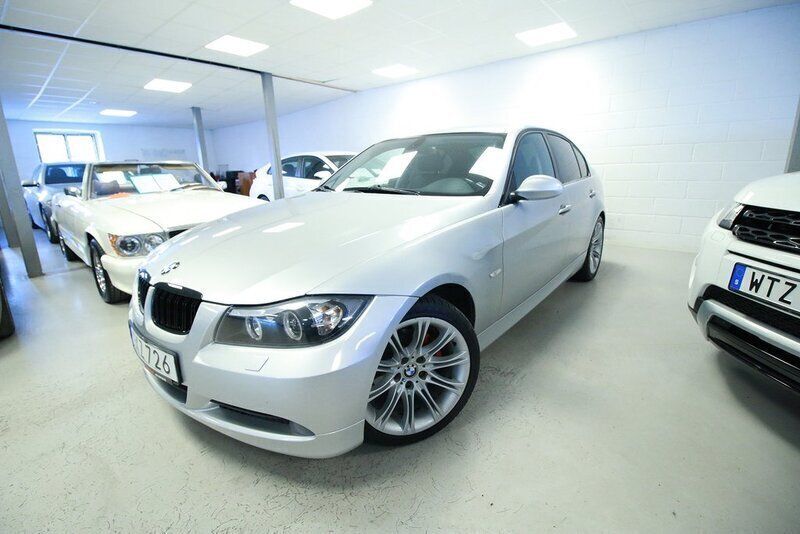 Ljusgrå Begagnad 2007 BMW 325 Advantage Sedan | 79 800 kr (Marknadspris) - Bild 1/4