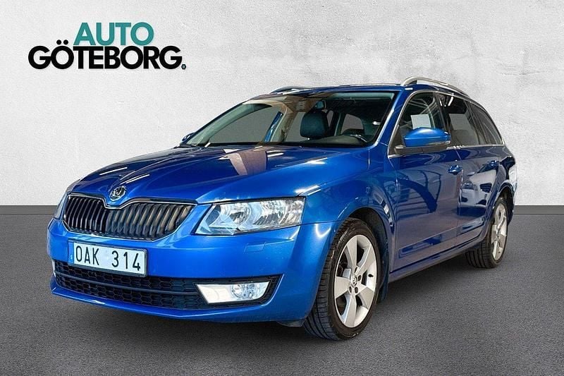 Blå Begagnad 2013 Skoda Octavia Elegance Kombi | 69 900 kr (Marknadspris) - Bild 1/3