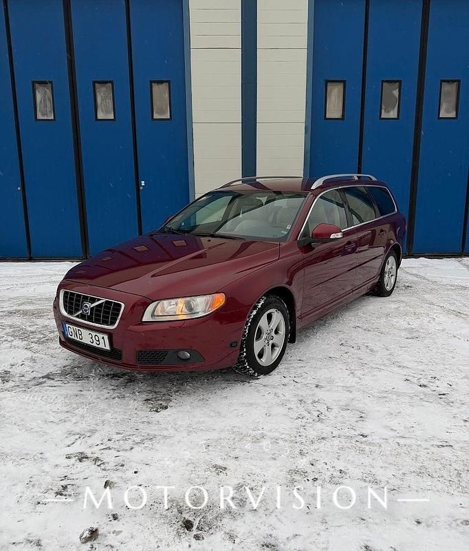 Begagnad Volvo V70 Summum 286 HK (210 kW) 2008 Röd Kombi