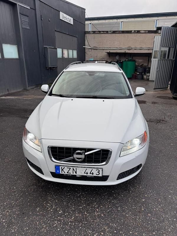 Begagnad 2011 Volvo V70 Kombi | 89 000 kr (Bra pris) - Bild 1/4