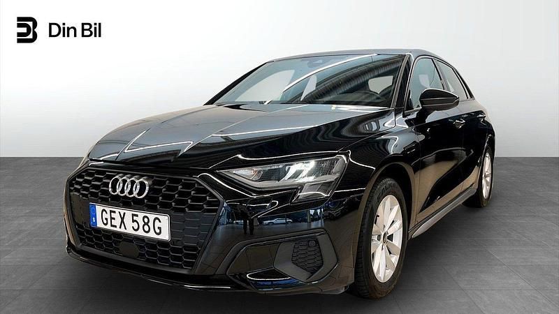 Svart Begagnad 2022 Audi A3 Sportback Proline Halvkombi | 239 000 kr (Marknadspris) - Bild 1/4