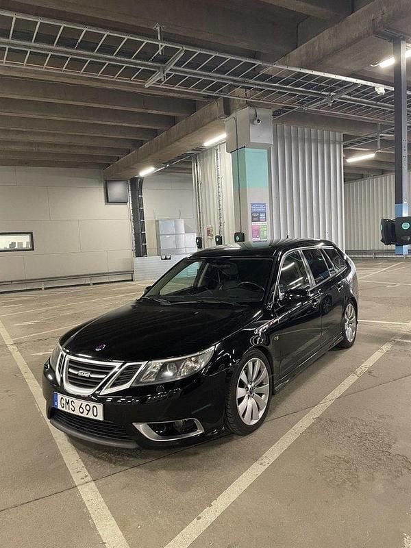 Svart Begagnad 2008 Saab 9-3 Aero Kombi | 88 000 kr (Marknadspris) - Bild 1/4