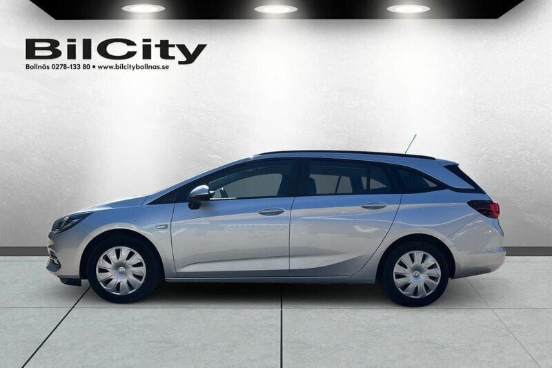 Grå Begagnad 2020 Opel Astra Dynamic Kombi | 159 000 kr (Marknadspris) - Bild 1/4