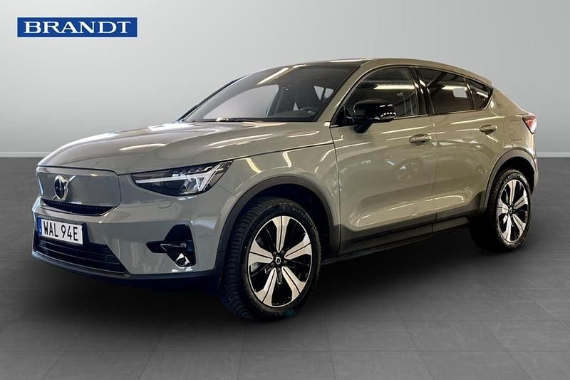 Grön Begagnad 2023 Volvo EC40 Plus SUV | 359 900 kr (Marknadspris) - Bild 1/4